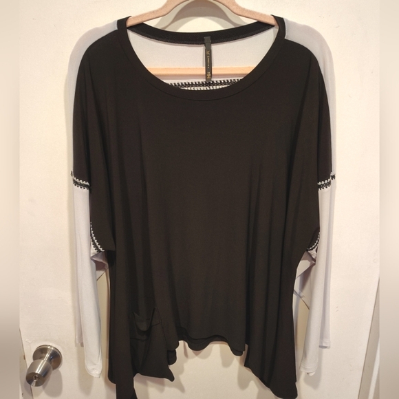 IC By Connie K Women's Black & Gray Artsy Slouchy Asymmetric Tunic Top Sz 1X - Picture 1 of 7